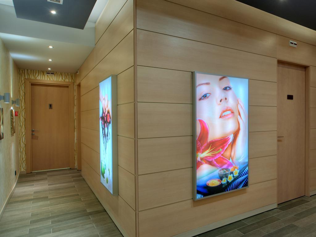 Hotel Angella コパオニク エクステリア 写真